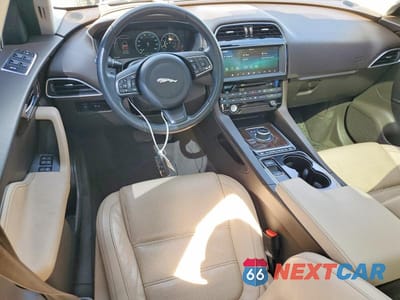 Zdjęcie 8 z 12 samochodu: 2017 JAGUAR F-PACE PRESTIGE VIN:SADCK2BV1HA080690 - miniatura