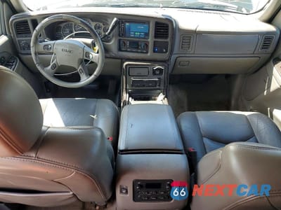 Zdjęcie 8 z 13 samochodu: 2005 GMC YUKON XL DENALI VIN:1GKFK66U65J234490 - miniatura