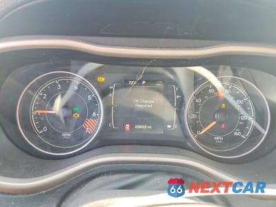 Zdjęcie 9 z 13 samochodu: 2015 JEEP CHEROKEE SPORT VIN:1C4PJLAB1FW720121 - miniatura