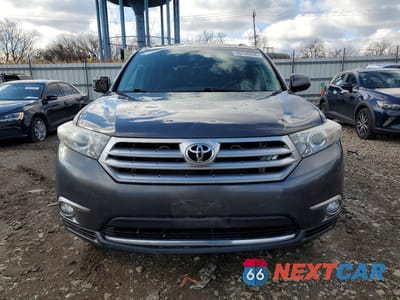 Piąte zdjęcie samochodu w środku: 2013 TOYOTA HIGHLANDER LIMITED VIN:5TDDK3EH1DS210010 - miniatura