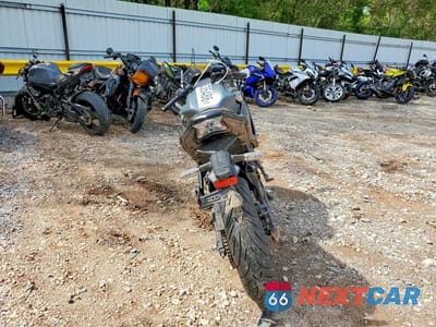 Czwarte zdjęcie samochodu z boku: 2024 KAWASAKI EX650 P VIN:ML5EXEP17RDAC6476 - miniatura