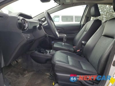 Zdjęcie 7 z 12 samochodu: 2017 TOYOTA PRIUS C FOUR VIN:JTDKDTB36H1593942 - miniatura
