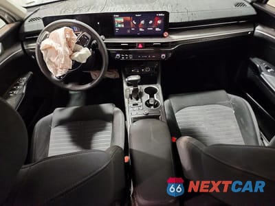 Zdjęcie 8 z 11 samochodu: 2026 KIA K5 LXS VIN:KNAG24J73T5416642 - miniatura