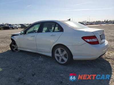 Drugie zdjęcie samochodu z przodu: 2011 MERCEDES-BENZ C 300 VIN:WDDGF5EBXBF645071 - miniatura