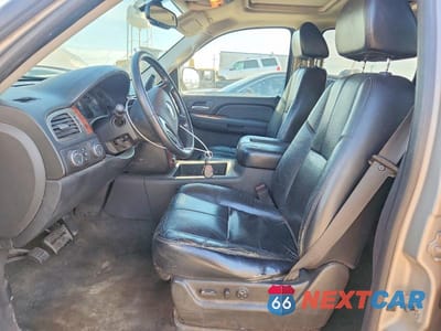 Zdjęcie 7 z 13 samochodu: 2007 CHEVROLET SUBURBAN K1500 VIN:1GNFK16337J265096 - miniatura