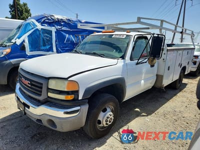2004 GMC NEW SIERRA C3500 1GDJC34U44E247018 - główne zdjęcie licytacji z USA - miniatura