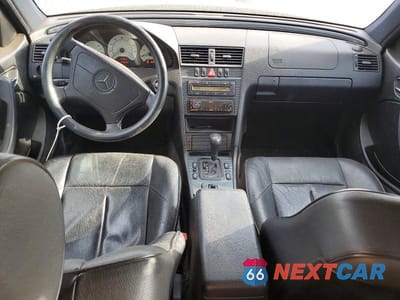 Zdjęcie 8 z 12 samochodu: 2000 MERCEDES-BENZ C 280 VIN:WDBHA29G4YA810697 - miniatura
