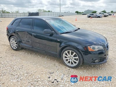 Czwarte zdjęcie samochodu z boku: 2011 AUDI A3 PREMIUM PLUS VIN:WAUMFAFM8BA136564 - miniatura