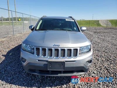 Piąte zdjęcie samochodu w środku: 2015 JEEP COMPASS LATITUDE VIN:1C4NJCEA8FD110656 - miniatura