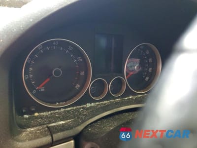 Zdjęcie 9 z 12 samochodu: 2007 VOLKSWAGEN NEW GTI VIN:WVWEV71K57W030909 - miniatura