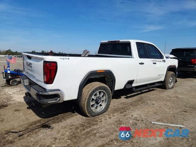 Trzecie zdjęcie samochodu z tyłu: 2022 GMC SIERRA K2500 HEAVY DUTY VIN:1GT59LE78NF324322 - miniatura