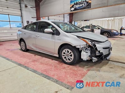 Czwarte zdjęcie samochodu z boku: 2016 TOYOTA PRIUS TWO VIN:JTDKBRFU8G3008020 - miniatura