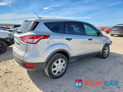 Trzecie zdjęcie samochodu z tyłu: 2015 FORD ESCAPE S VIN:1FMCU0F78FUA61082 - miniatura