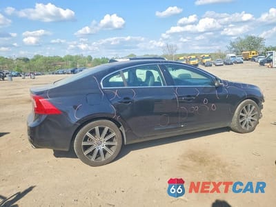 Trzecie zdjęcie samochodu z tyłu: 2018 VOLVO S60 INSCRIPTION VIN:LYV402TK3JB166320 - miniatura