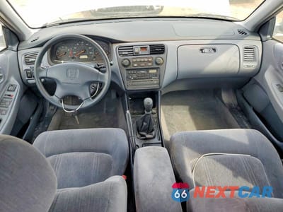 Zdjęcie 8 z 12 samochodu: 2000 HONDA ACCORD LX VIN:1HGCG6554YA106930 - miniatura