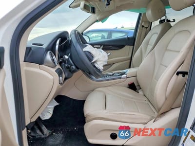 Zdjęcie 7 z 12 samochodu: 2019 MERCEDES-BENZ GLC 300 VIN:WDC0G4JB7KV169029 - miniatura