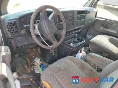 Zdjęcie 8 z 13 samochodu: 2003 CHEV EXPRESS G1500 VIN:1GCFG15X431153884 - miniatura