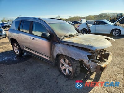 Czwarte zdjęcie samochodu z boku: 2015 JEEP COMPASS SPORT VIN:1C4NJDBB8FD214535 - miniatura