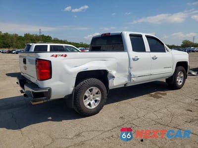 Trzecie zdjęcie samochodu z tyłu: 2018 CHEVROLET SILVERADO K1500 LT VIN:1GCVKREC0JZ334467 - miniatura