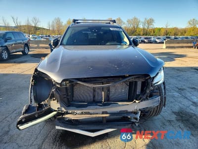 Piąte zdjęcie samochodu w środku: 2021 VOLVO XC90 T5 MOMENTUM VIN:YV4102PK6M1708273 - miniatura