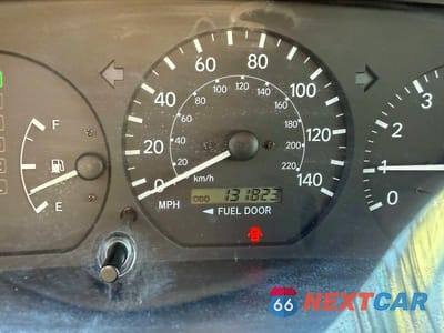 Zdjęcie 8 z 10 samochodu: 2000 TOYOTA CAMRY LE VIN:4T1BG22K2YU756640 - miniatura