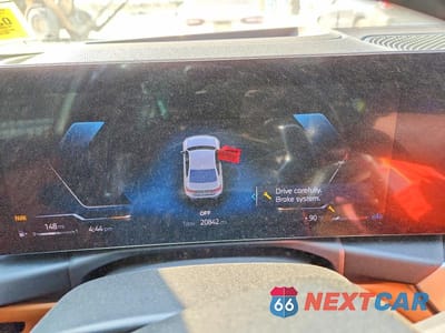 Zdjęcie 9 z 12 samochodu: 2023 BMW 330XI VIN:3MW89FF09P8D03052 - miniatura