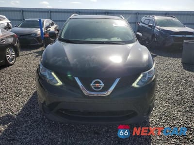 Piąte zdjęcie samochodu w środku: 2017 NISSAN ROGUE SPORT SV VIN:JN1BJ1CP4HW026598 - miniatura
