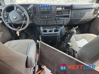 Zdjęcie 8 z 13 samochodu: 2015 CHEVROLET EXPRESS G2500 LT VIN:1GAWGRFF2F1106760 - miniatura
