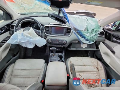 Zdjęcie 8 z 14 samochodu: 2016 KIA SORENTO SX V6 VIN:5XYPK4A51GG131601 - miniatura