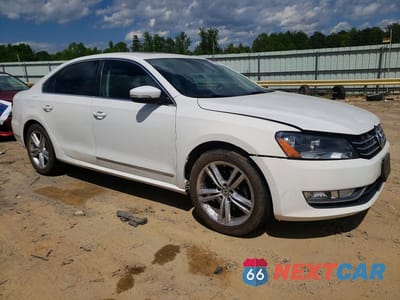 Czwarte zdjęcie samochodu z boku: 2014 VOLKSWAGEN PASSAT SEL VIN:1VWCT7A34EC087779 - miniatura