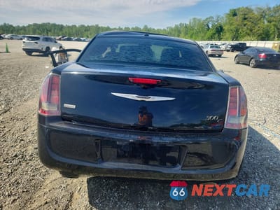 Zdjęcie 6 z 13 samochodu: 2013 CHRYSLER 300C VARVATOS VIN:2C3CCADG5DH745849 - miniatura