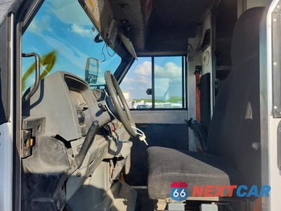 Zdjęcie 7 z 13 samochodu: 2016 ISUZU REACH NPR STEP VAN ** PRIOR FLEET ** VIN:JALB4T173G7W00330 - miniatura