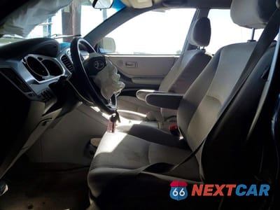 Zdjęcie 7 z 14 samochodu: 2004 TOYOTA HIGHLANDER BASE VIN:JTEDP21A040034408 - miniatura