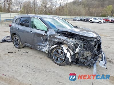 Czwarte zdjęcie samochodu z boku: 2025 NISSAN ROGUE SV VIN:5N1BT3BB0SC825906 - miniatura