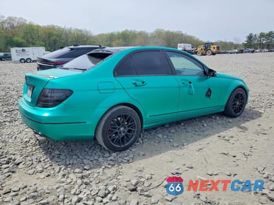 Trzecie zdjęcie samochodu z tyłu: 2013 MERCEDES-BENZ C 300 4MATIC VIN:WDDGF8AB9DR295960 - miniatura