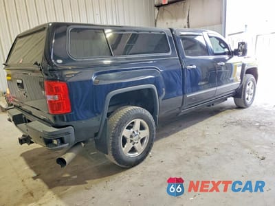 Trzecie zdjęcie samochodu z tyłu: 2015 GMC SIERRA K2500 DENALI VIN:1GT120E80FF137216 - miniatura