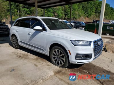 Czwarte zdjęcie samochodu z boku: 2017 AUDI Q7 PREMIUM PLUS VIN:WA1LAAF73HD021931 - miniatura