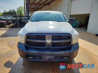 Piąte zdjęcie samochodu w środku: 2018 RAM 1500 ST VIN:1C6RR7ST7JS288495 - miniatura