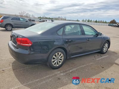 Trzecie zdjęcie samochodu z tyłu: 2015 VOLKSWAGEN PASSAT S VIN:1VWAT7A35FC045324 - miniatura