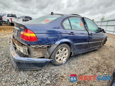 Trzecie zdjęcie samochodu z tyłu: 2004 BMW 325 I VIN:WBAET37404NJ42524 - miniatura