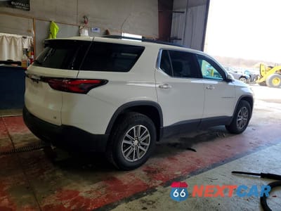 Trzecie zdjęcie samochodu z tyłu: 2023 CHEVROLET TRAVERSE LT VIN:1GNERGKW9PJ126844 - miniatura