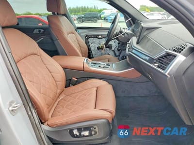Zdjęcie 7 z 13 samochodu: 2025 BMW X5 XDRIVE50E VIN:5UX43EU04S9X54774 - miniatura