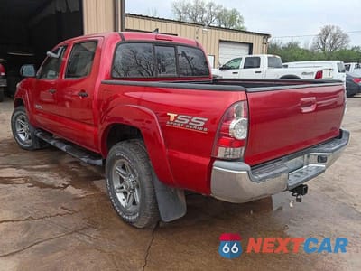 Trzecie zdjęcie samochodu z tyłu: 2014 TOYOTA TACOMA PRERUNNER VIN:5TFJX4GN3EX029841 - miniatura