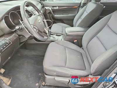 Zdjęcie 7 z 13 samochodu: 2011 KIA SORENTO LX VIN:5XYKTDA22BG069115 - miniatura