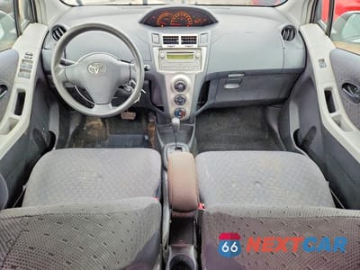 Zdjęcie 8 z 12 samochodu: 2010 TOYOTA YARIS BASE VIN:JTDKT4K31A5314811 - miniatura
