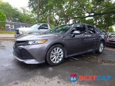 Drugie zdjęcie samochodu z przodu: 2019 TOYOTA CAMRY LE VIN:4T1B11HK7KU778725 - miniatura