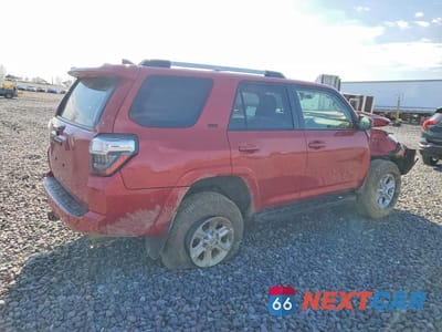 Trzecie zdjęcie samochodu z tyłu: 2021 TOYOTA 4RUNNER SR5 VIN:JTEMU5JR0M5946636 - miniatura