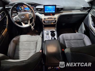 Zdjęcie 8 z 13 samochodu: 2020 FORD EXPLORER XLT VIN:1FMSK8DH4LGC71779 - miniatura