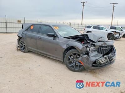 Czwarte zdjęcie samochodu z boku: 2023 CHRYSLER 300 TOURING VIN:2C3CCAAG9PH707582 - miniatura