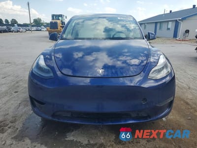 Piąte zdjęcie samochodu w środku: 2024 TESLA MODEL Y VIN:7SAYGDEE8RA233844 - miniatura